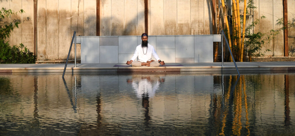 yoga pool_1400x646